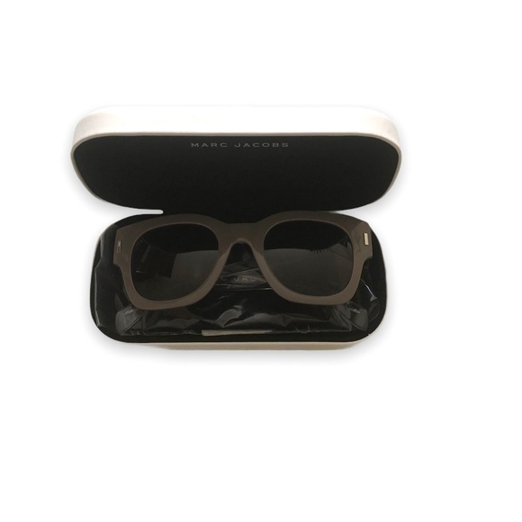 Marc Jacobs Accessories - MARC JACOBS SUNGLASSES 🕶